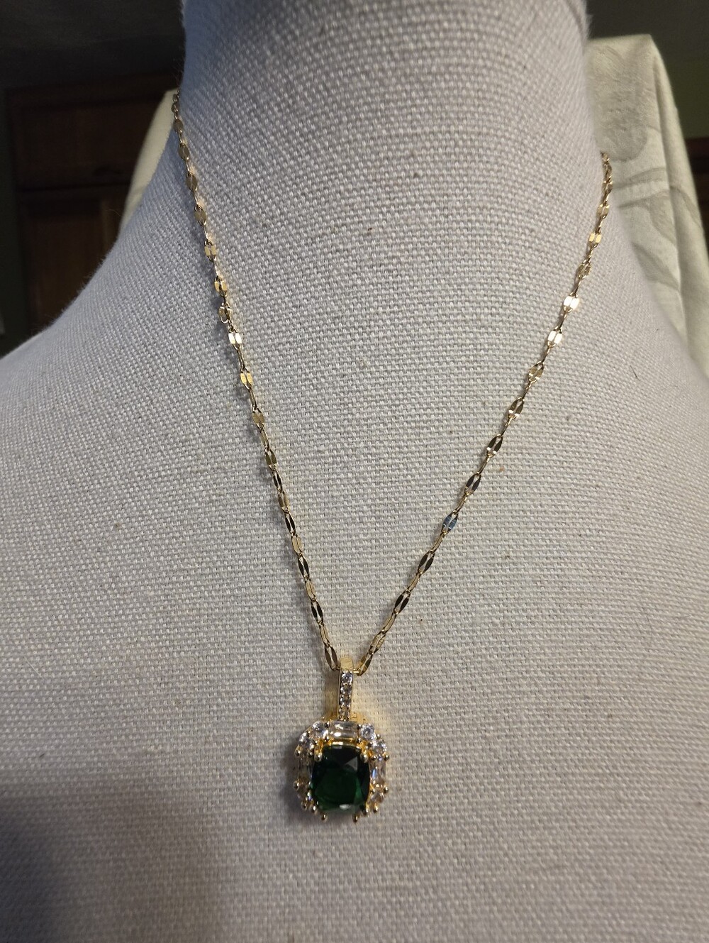 #1451 Gold Necklace with Green Emerald-Style Pendant
